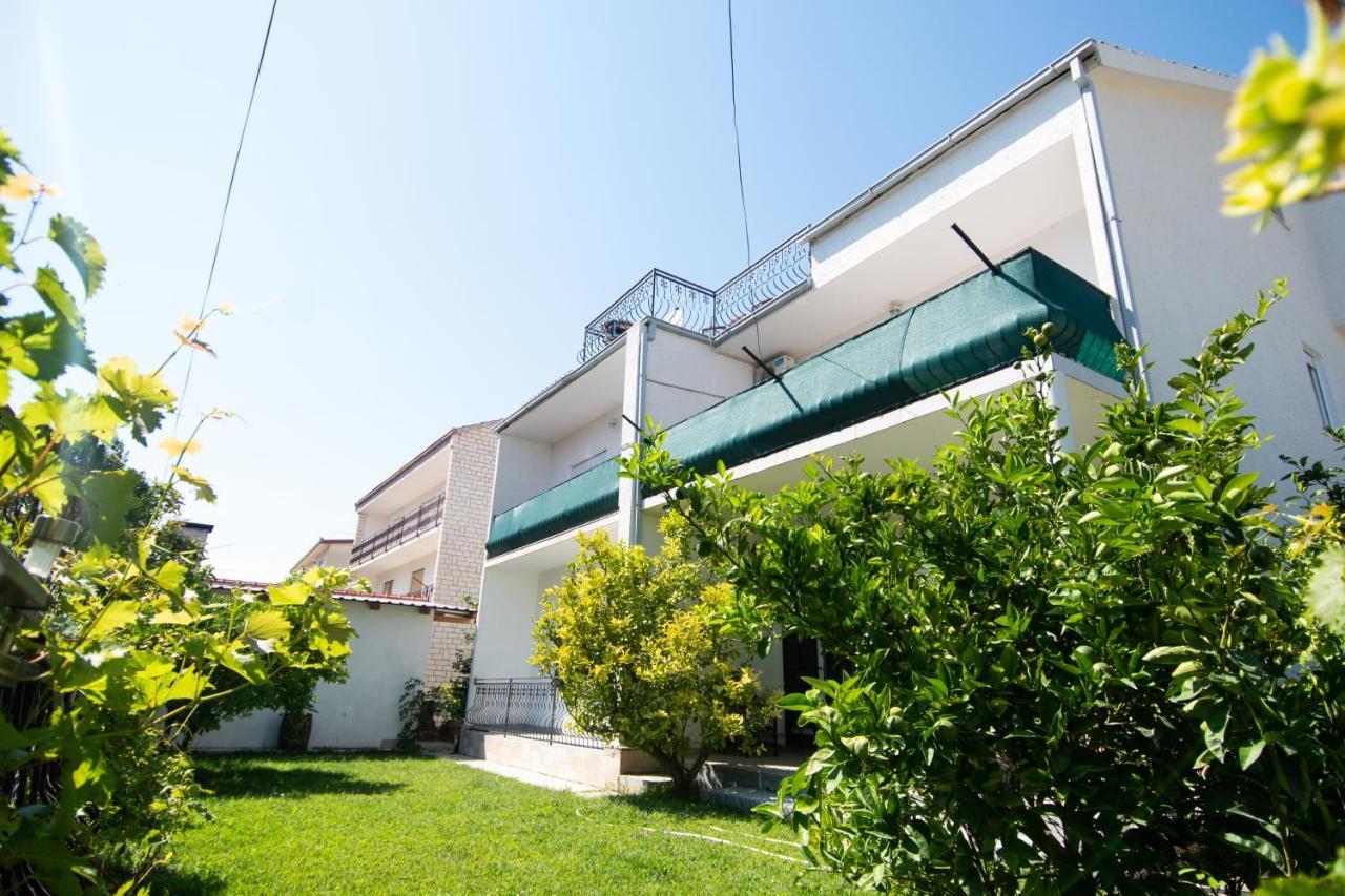 Apartmani Ivana Kaštela Exterior foto